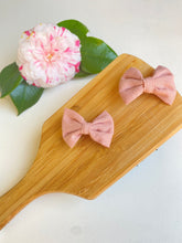 Load image into Gallery viewer, Piggy pair mini bows | PINK BLUSH
